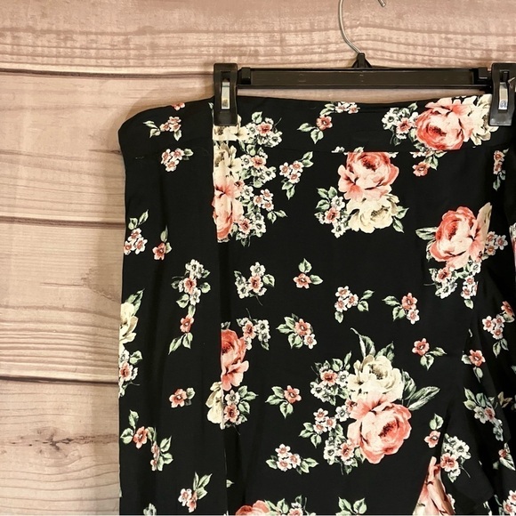 TORRID Floral Challis Wrap Maxi Skirt Black - Picture 3 of 12